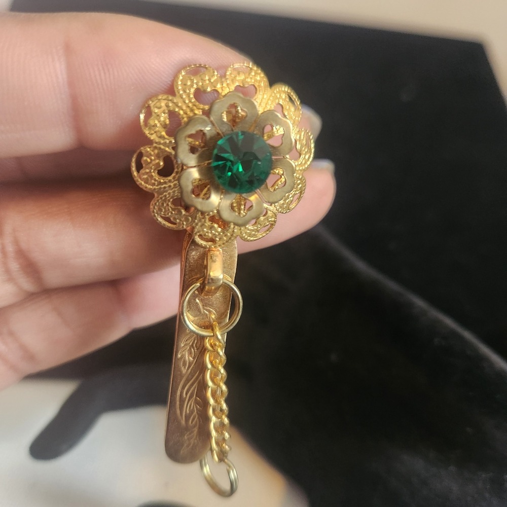 Vintage Gold Tone Filigree Flower Tie Clip Etched Green Rhinestone with Chain - Picture 7 of 10